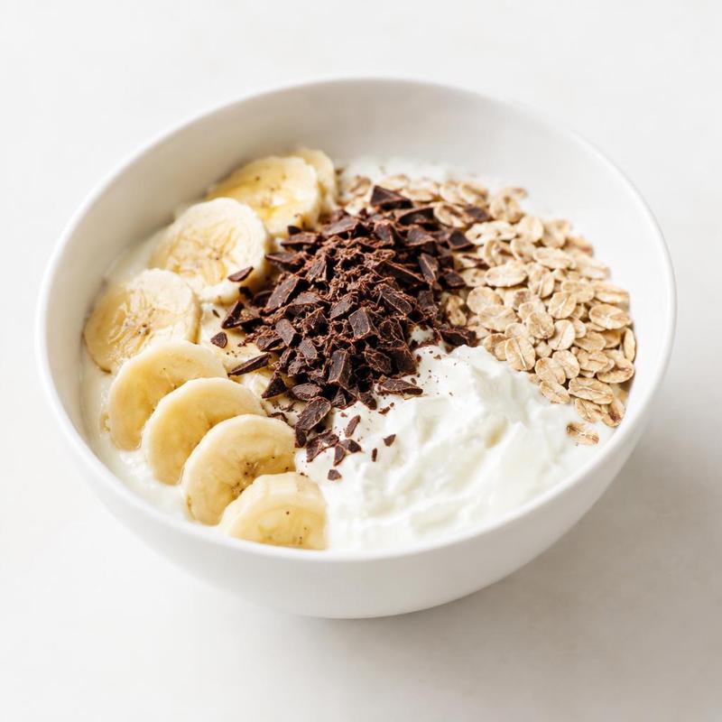 Bowl jogurtowy z czekoladą i bananem