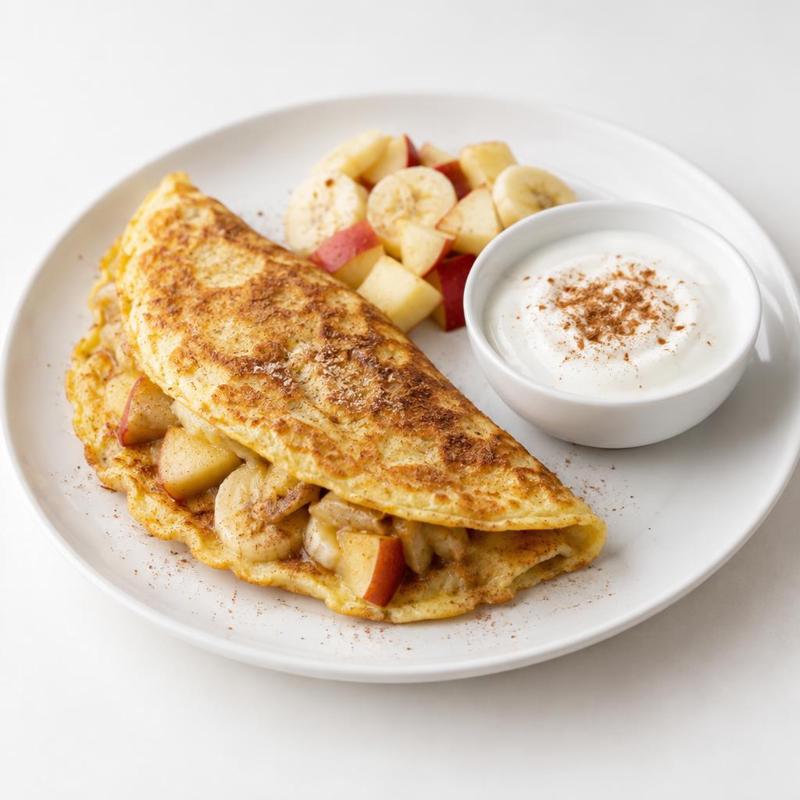 Omlet bananowy z jabłkiem i jogurtem cynamonowym