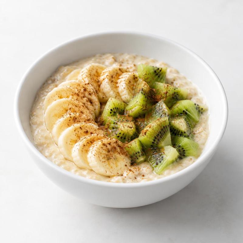Kremowa owsianka na budyniu waniliowym z kiwi i bananem